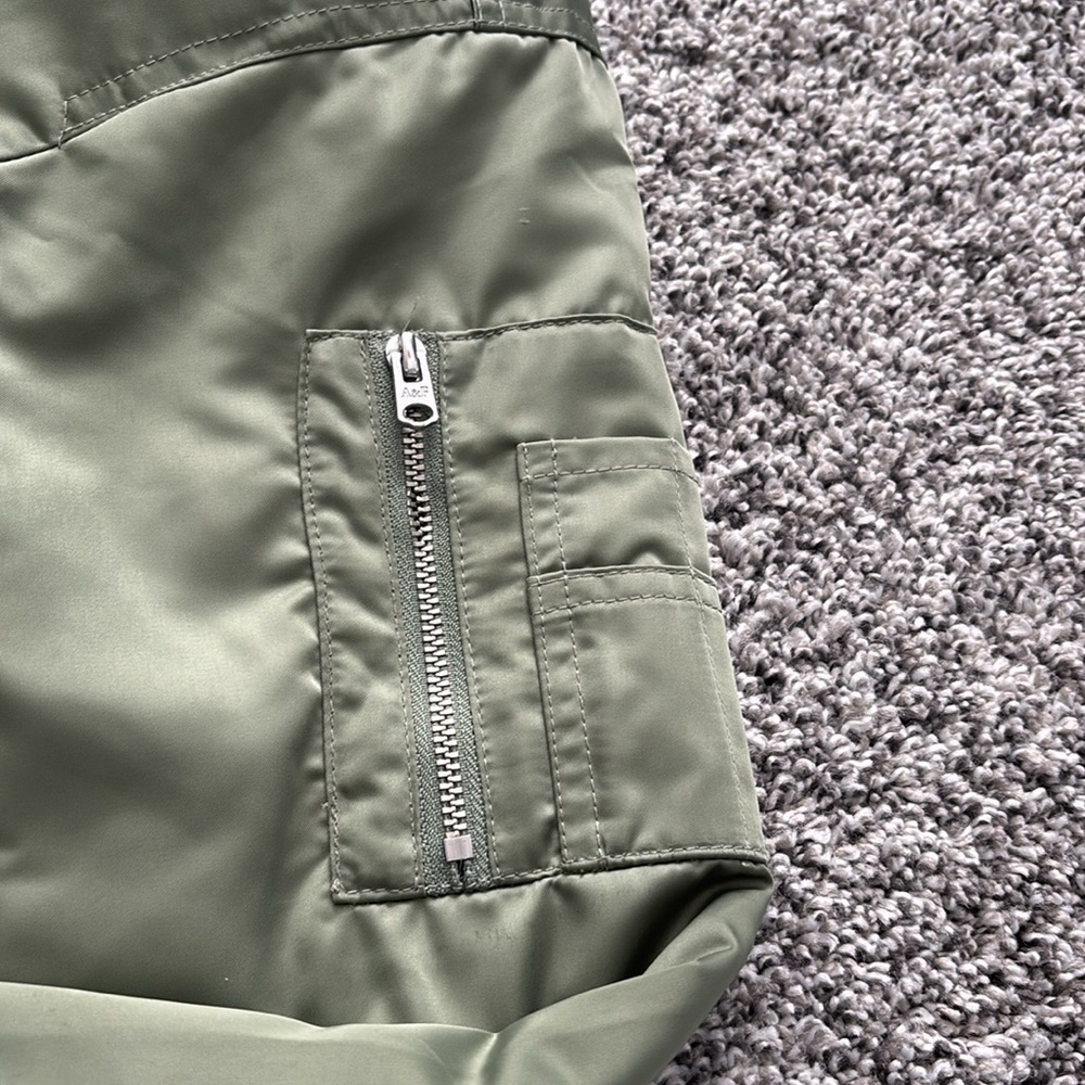 GUC Abercrombie Kids Green Bomber Jacket Size 7/8 - Picture 7 of 11